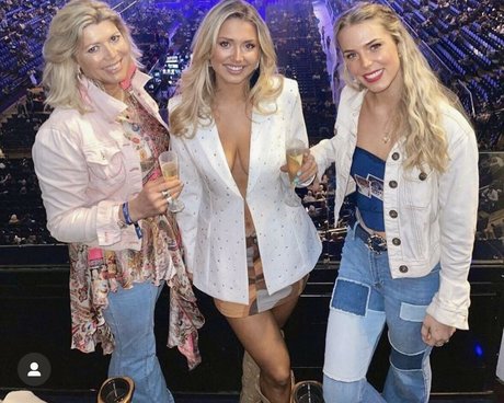 Thebigtittiecommittee