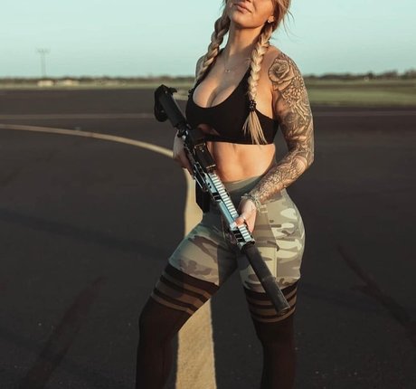 Girls With Guns