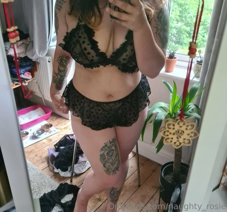 Naughtyrosie