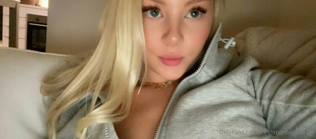 Freshmanblondie18