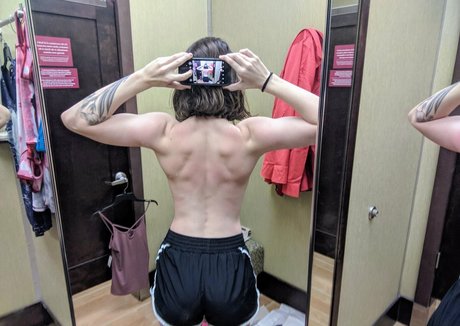 Brunettefivefootfour