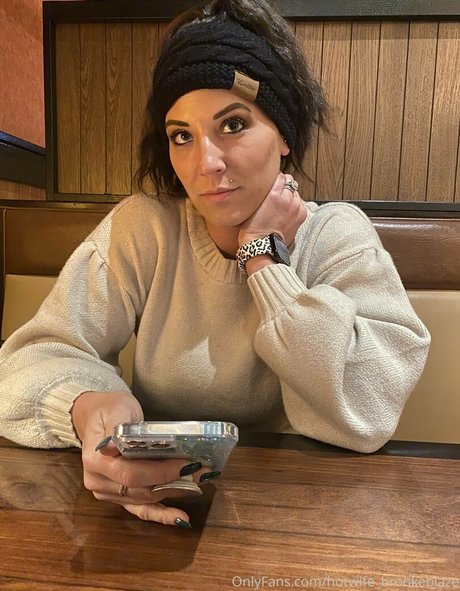 Hotwifebrookeblaze