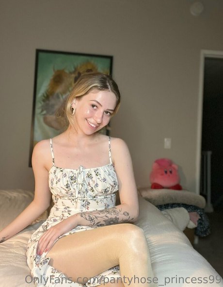 Pantyhoseprincess99