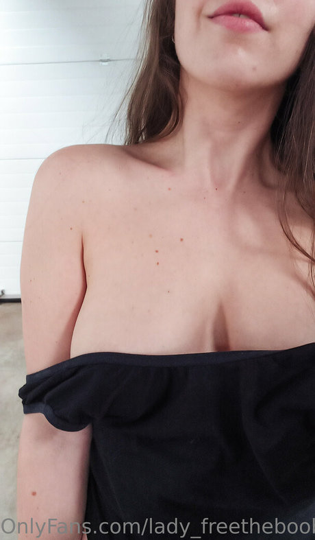 Ladyfreetheboobs
