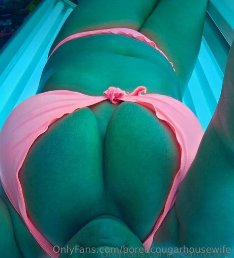 Boredcougarhousewife