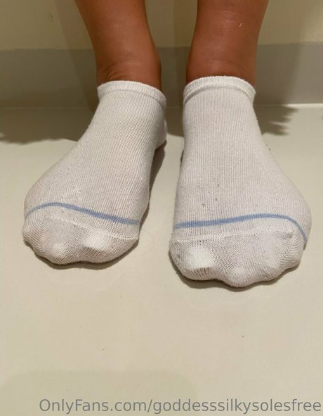 Goddesssilkysolesfree