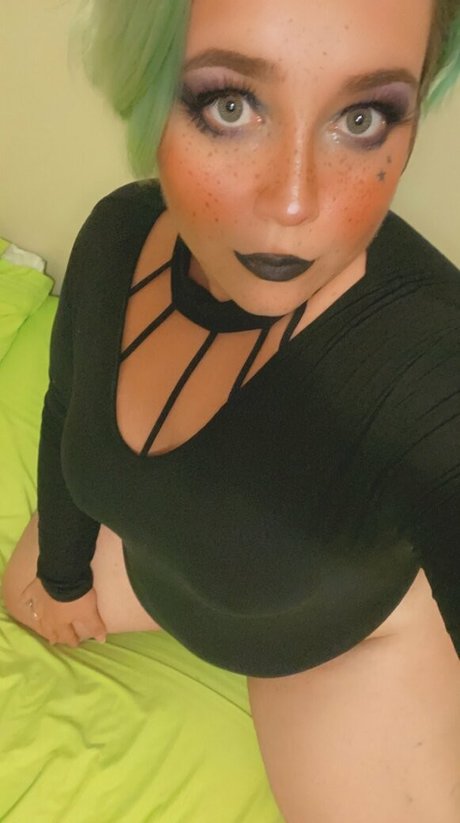 Unsupervisedhousewife