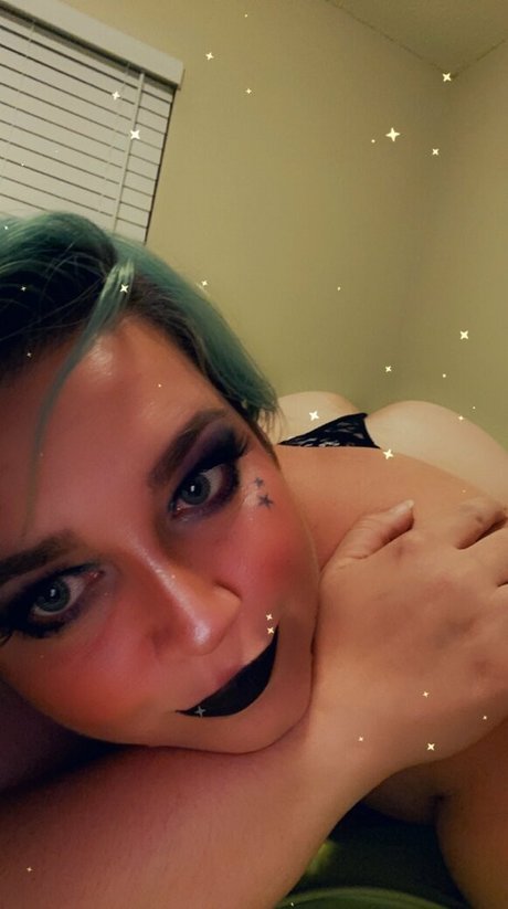 Unsupervisedhousewife