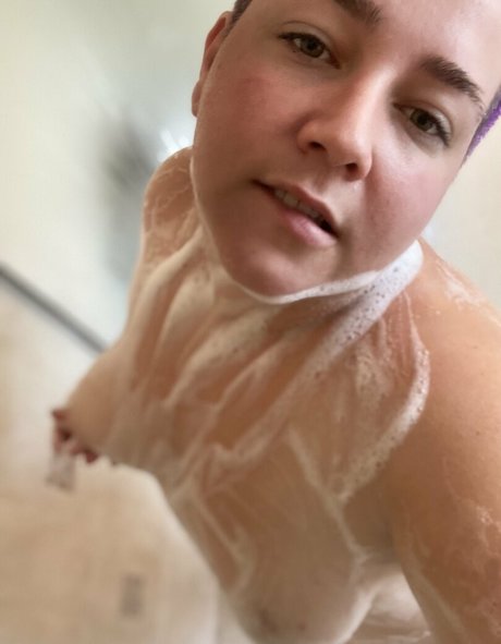 Unsupervisedhousewife