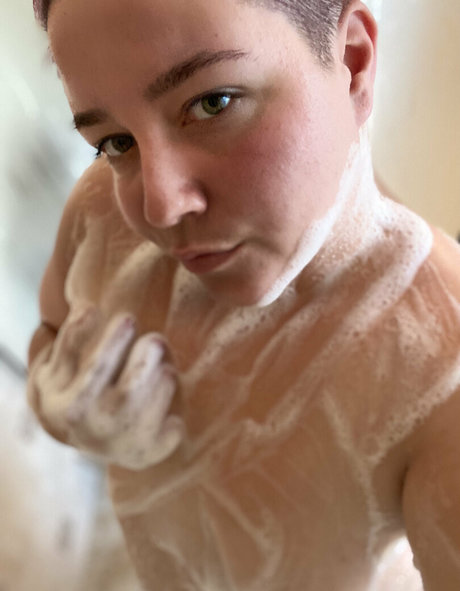 Unsupervisedhousewife