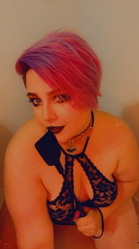 Unsupervisedhousewife