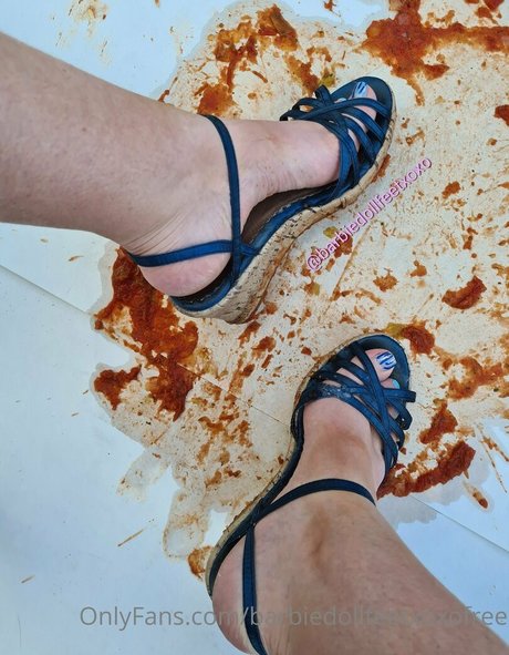 Barbiedollfeetxoxofree