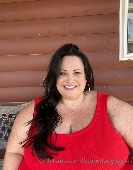 Ssbbwladyjiggles