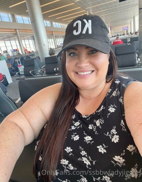 Ssbbwladyjiggles