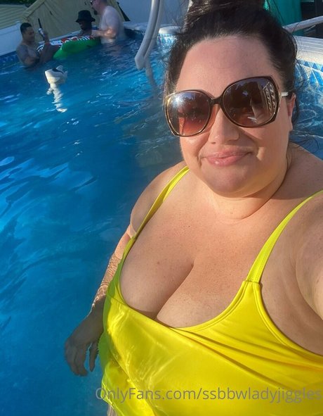 Ssbbwladyjiggles