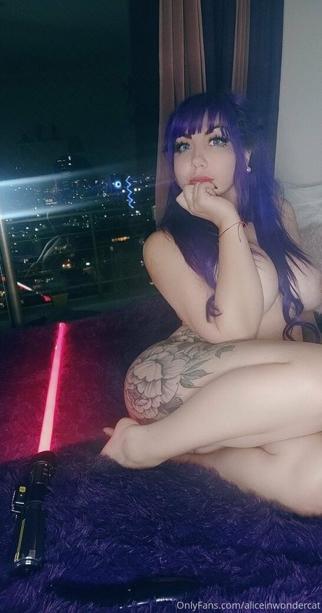 Aliceinwondercat