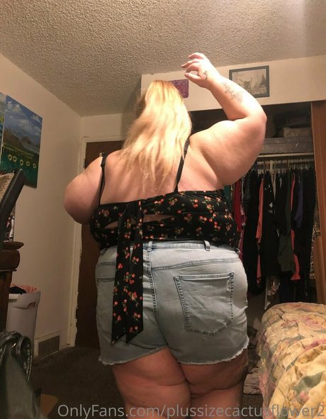 Plussizecactusflower2